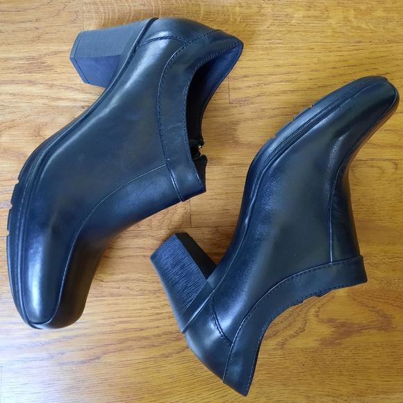 Clarks Bendables Women's Black Leather Zip Up Ankle Bootie Square Toe Sz 9.5 M - Picture 7 of 11